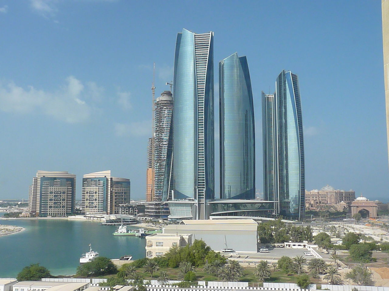 Best Places to Visit in Abu Dhabi Best Places to Visit in Abu Dhabi